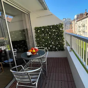 Plein Centre, Calme, Parking Inclus, Piscine Et Gardien France